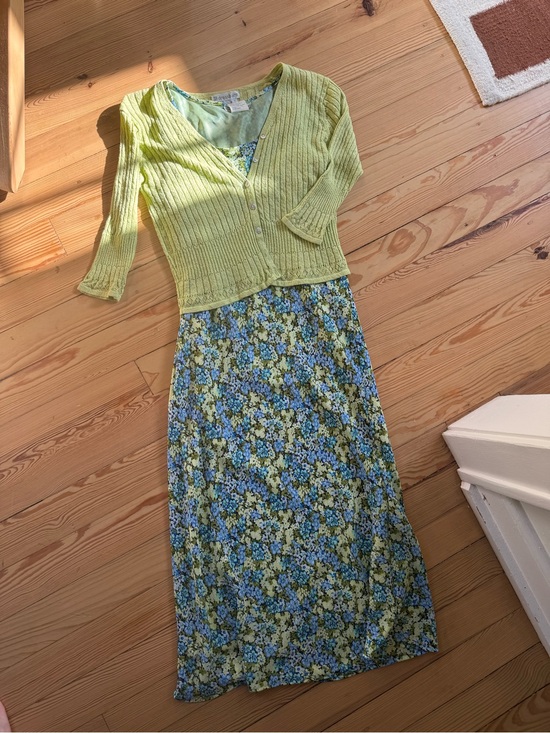 Dress Barn Dresses & Skirts - Dress Barn Vintage Light Green Floral Midi Dress with Knit Cardigan